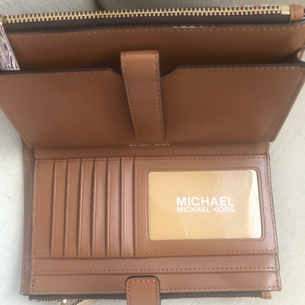 Michael Kors smartphone wallet unique airport city luggage tag design - Picture 4 of 8